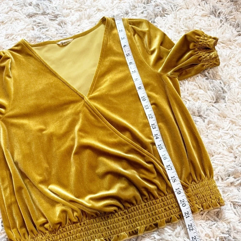 Madewell | Velvet Smocked Crossover Top in Egyptian Gold Size Medium
